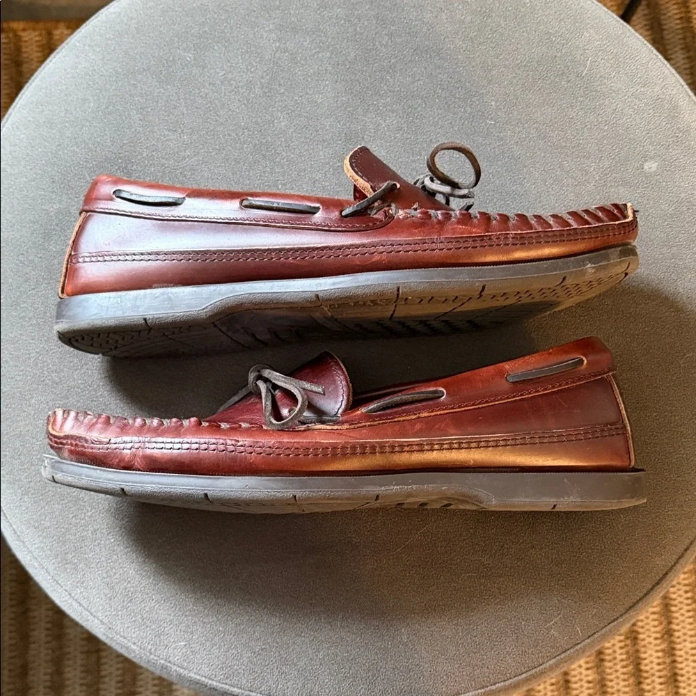Minnetonka Driver Leather Mens 8.5 Loafers Burgundy Leather
